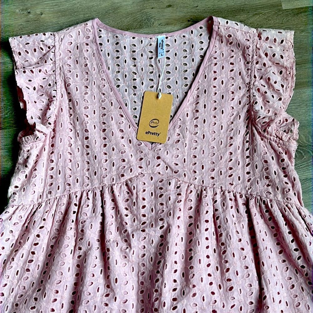 NWT ePretty Summer Fashion V-Neck Eyelet Shirt Sizes S and L - Picture 2 of 4